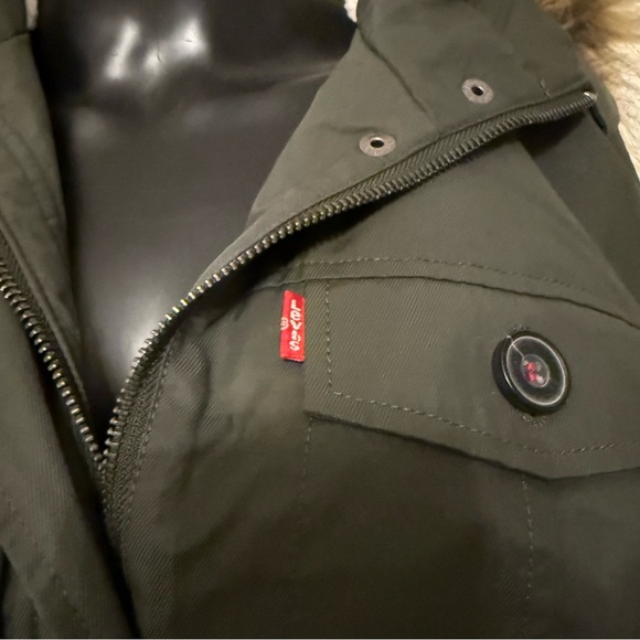 Levi's Dark Green Utility Jacket with Faux Fur Trim - Picture 4 of 12